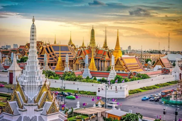 Grand Palace, Wat Pho, and Wat Arun Guided Tour